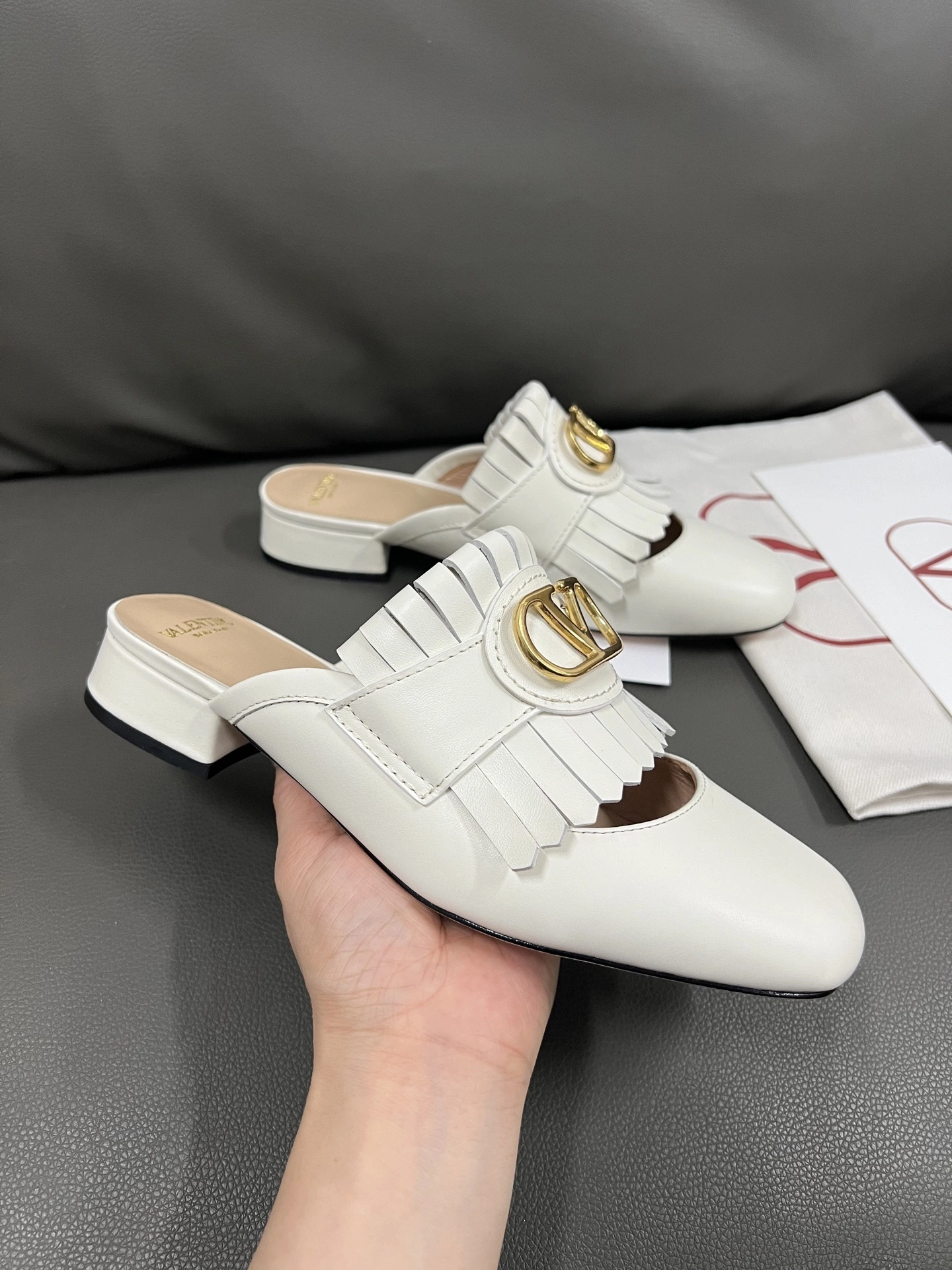 COCO-- V1859ti9o 6W2S0LP8DSH098 Heel height： 2.5CM Calfskin item:E-X194D4045